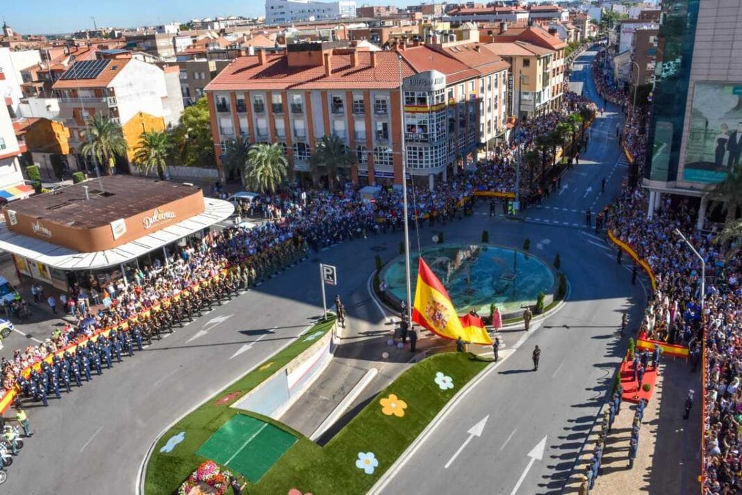Homenaje a la Bandera con desfile militar y aéreo