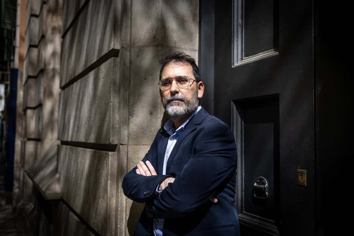Presentación del libro 'Les pintures de Sixena. Un foc que encara crema' de Albert Velasco