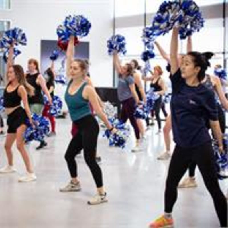 Dallas Cowboys Cheerleaders Thunderstruck!