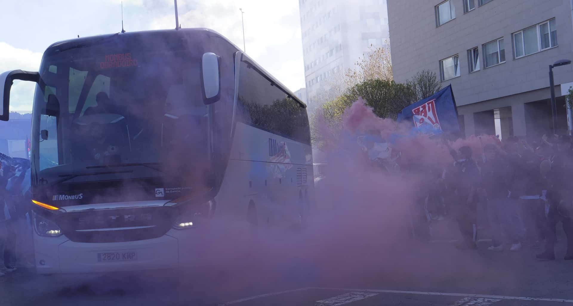 Desplazamiento de aficionados del Monbus Obradoiro a Torrelavega