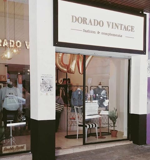 Dorado Vintage: ropa vintage y joyería en el centro de Badajoz