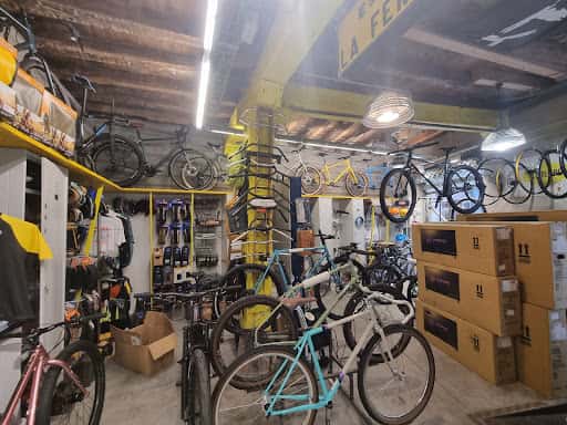 Ciclos La Ferro: bicicletas y taller en Bilbao la Vieja