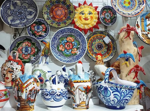 Souvenirs Estepona: té japonés y cerámica de autor
