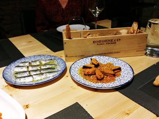 Maza & Cerón: vinoteca y barra de vinos en Murcia