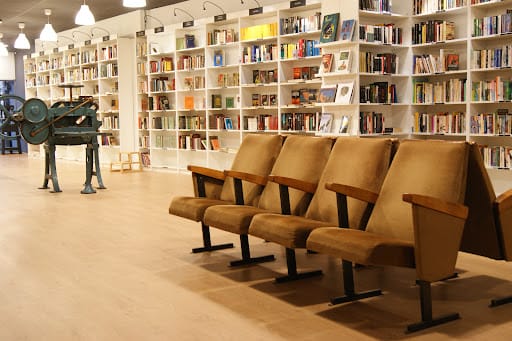 Llibreria Re-Read: segunda mano en Reus