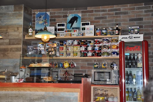 Identidad Secreta: cómics, juegos y café en Gijón