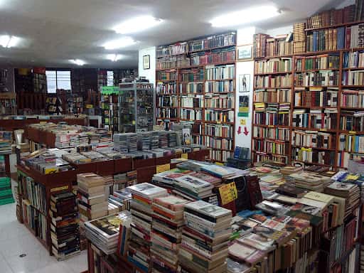 Librería Follas Vellas: segunda mano en Santiago