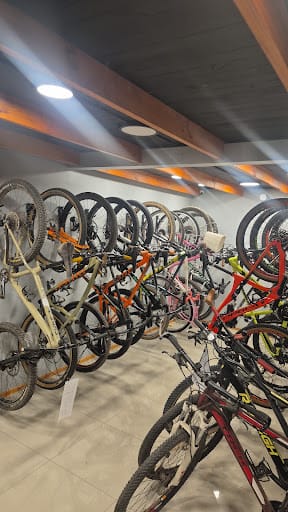 YARIBIKES SAN FERNANDO: taller y tienda ciclista