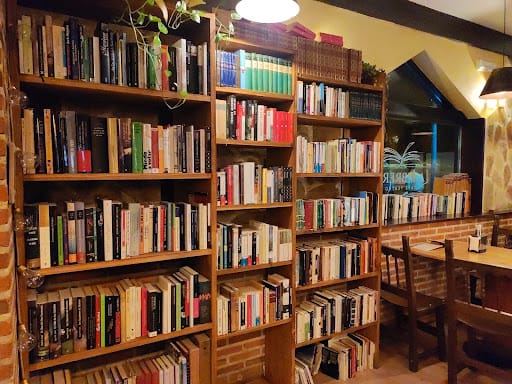 Café Teatro La Librería en Ávila: tapas y libros