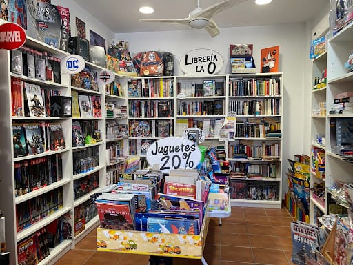 Librería la O en Sanlúcar: cómics, papelería y encargos
