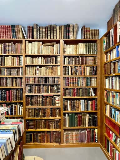 Boxoyo Libros: librería de viejo y coleccionismo en Cáceres