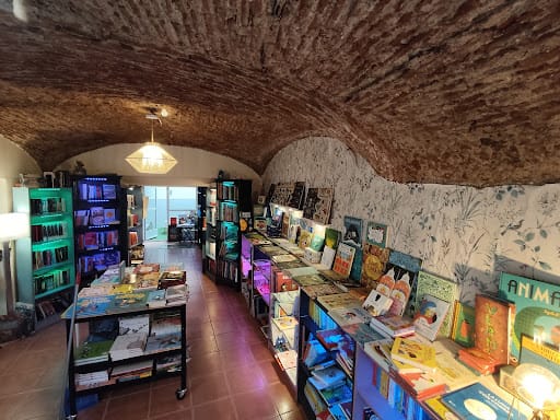 Conoce la Librería La Puerta de Tannhäuser en Cáceres