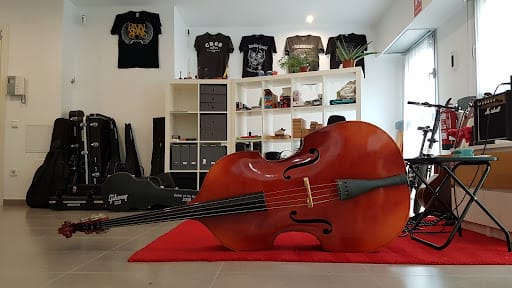 DHR Custom Guitars: luthería en El Prat