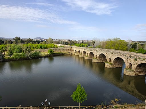 Puente Romano de Mérida: paseo e historia