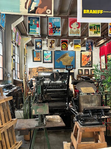 Carteles vintage en la Imprenta Nueva Balear