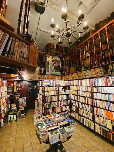Librería Raíces, libros antiguos en Alicante