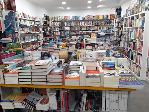 Llibreria Cal Rabell en Igualada: cómics, manga y libros