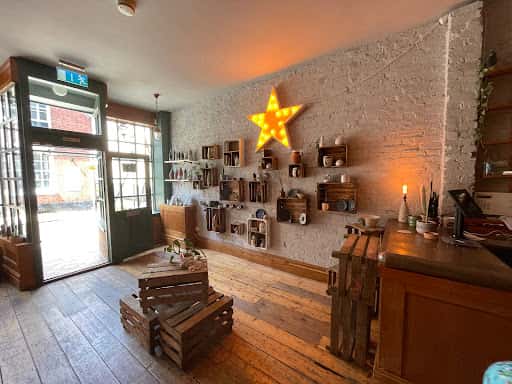 Fatclay Pottery: workshops and ceramics in Southsea
