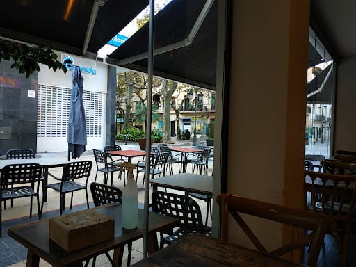 Central Park Cafe: cerámica y café de especialidad en Gandia