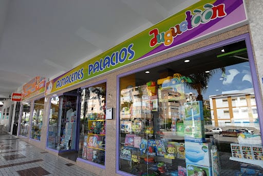 Almacenes Palacios: juguetes y disfraces en Vélez-Málaga
