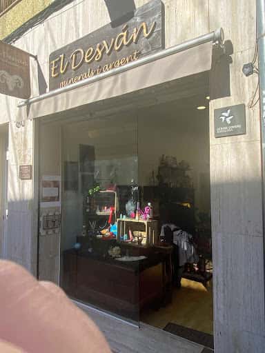 El Desván: esoterismo y rock shop en Badalona