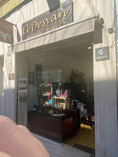 El Desván: esoterismo y rock shop en Badalona