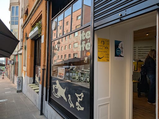 La Gente Café: brunch, té de alta gama y cócteles en Oviedo