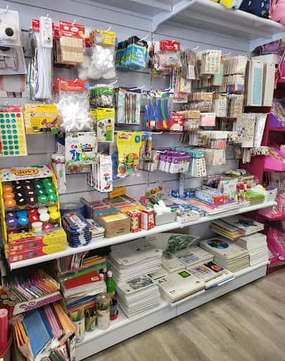 Los Mundos de Zoe: papelería y libros en Benalmádena