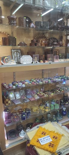 Comercial Atlas: artesanía árabe en Melilla