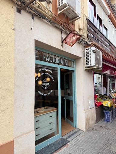 Factoría 77: café de especialidad y microtostador en El Puerto