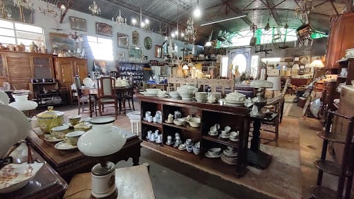 La Plata Antigüedades, objetos vintage en Linares