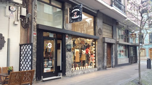 La Oveja Negra Shop: moda vintage y alternativa en Avilés