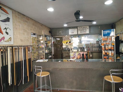 Taller de reparación de calzado Tacón en Torrent