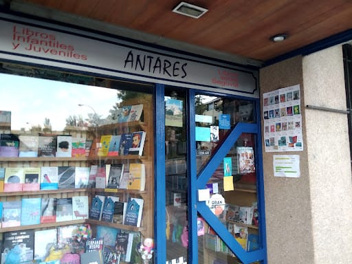 Antares Bookstore: libros y atención cercana en Segovia