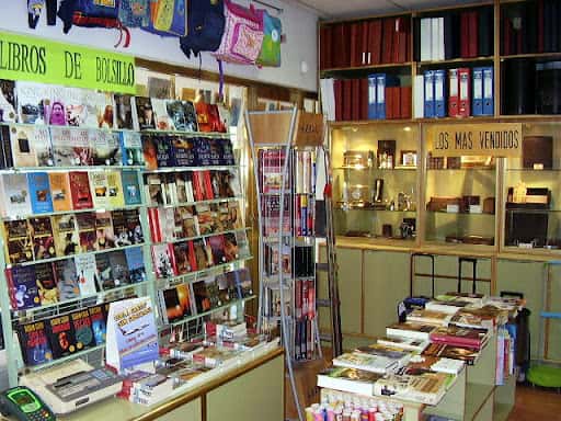 Librería Atenas: libros y papelería en Fuenlabrada