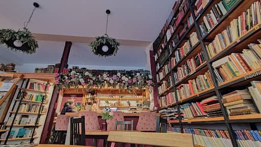 Tula Varona: libros y café en León