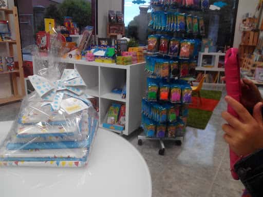 Cosas en Familia: libros y juegos de mesa en Avilés