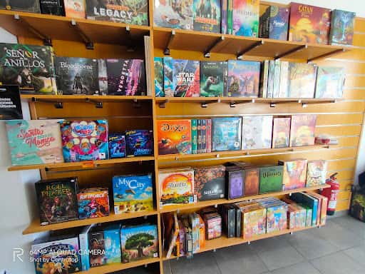 Júpiter Badajoz: cómics, juegos de mesa y café