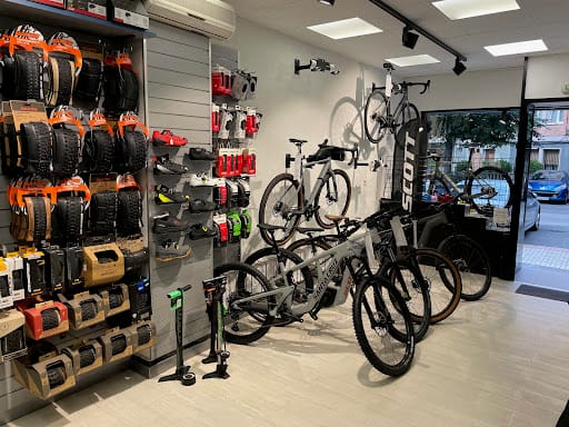 Ciclópolis: bicicletas y taller en Getxo
