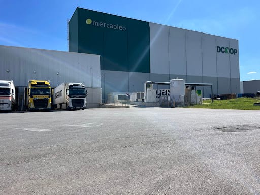 Mercaoleo: envasado de aceite de oliva en Antequera