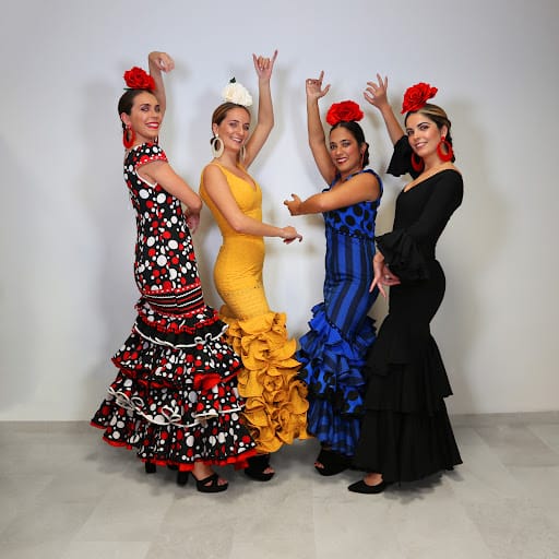 Alquiler de trajes de flamenca en Dos Hermanas con Alpagui
