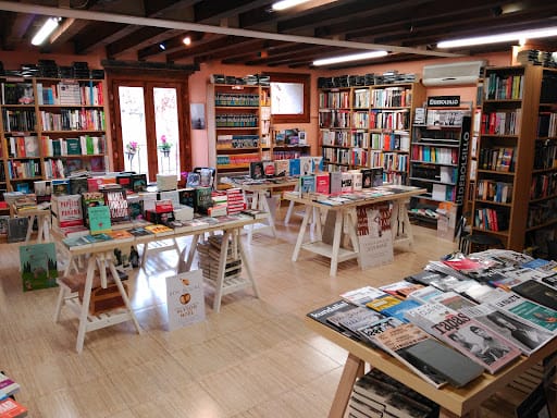 Librería Ícaro: libros, juegos de mesa y rol en Segovia
