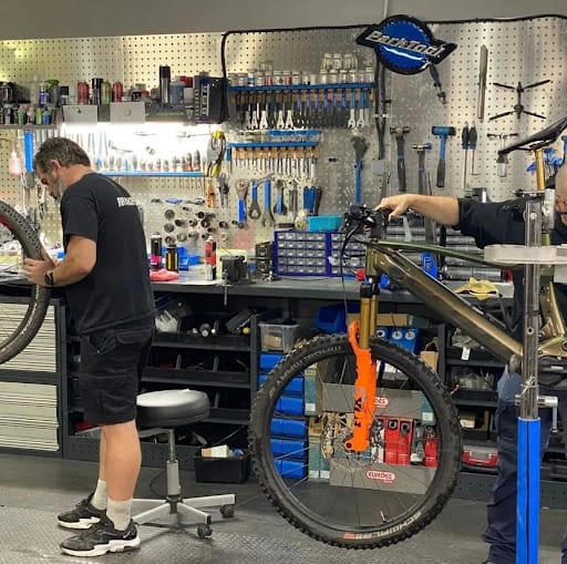 RR Bikers Viladecans: tienda y taller de bicicletas