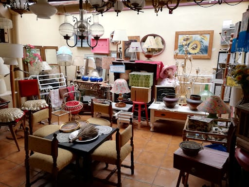 Visto y no visto: tienda vintage y artesanía en Fuengirola