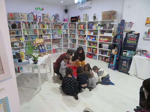 Alicia Library: cómic, manga y coleccionismo en Parla