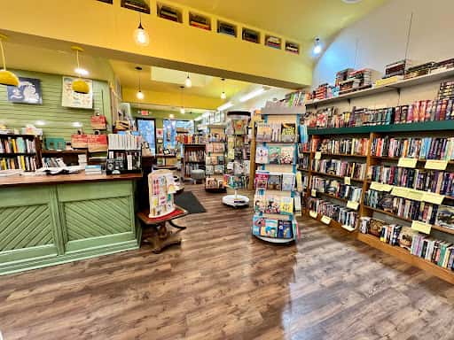 2 Dandelions Bookshop in Downtown Brighton