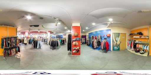 Koopera Store en Baracaldo: ropa de segunda mano y consumo responsable