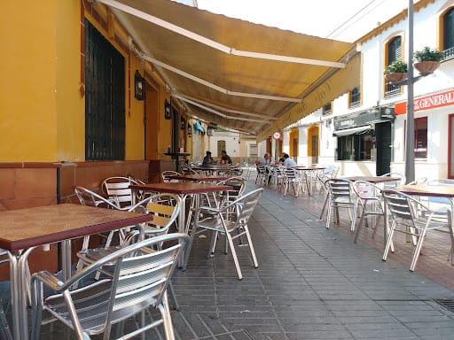 Bar Jaula en Dos Hermanas: tapas y guisos tradicionales