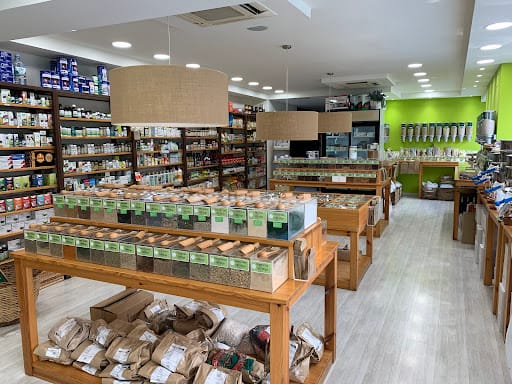 La Natura: herbodietética y compra a granel en Mataró