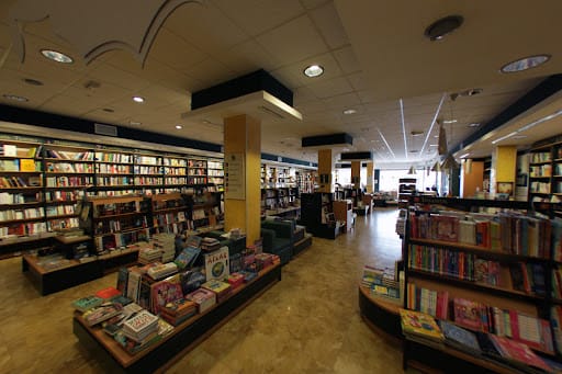 Librería Metáfora en Roquetas de Mar: libros y papelería
